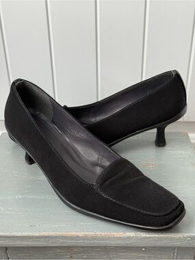 Stuart Weitzman Women's Black Kitten Heel Loafers Size 9